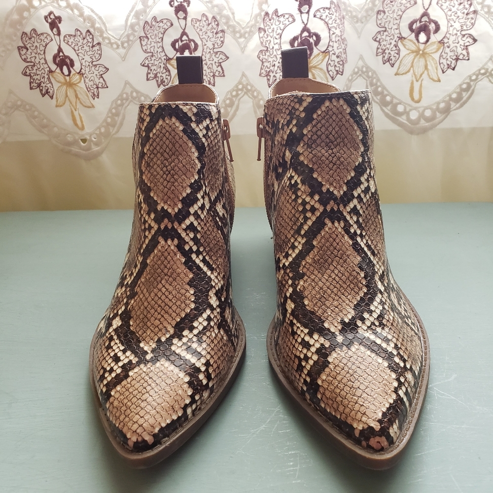 Womens Time Tru Snake Design Ankle Boots NWOT 6 Cowgirl Festival